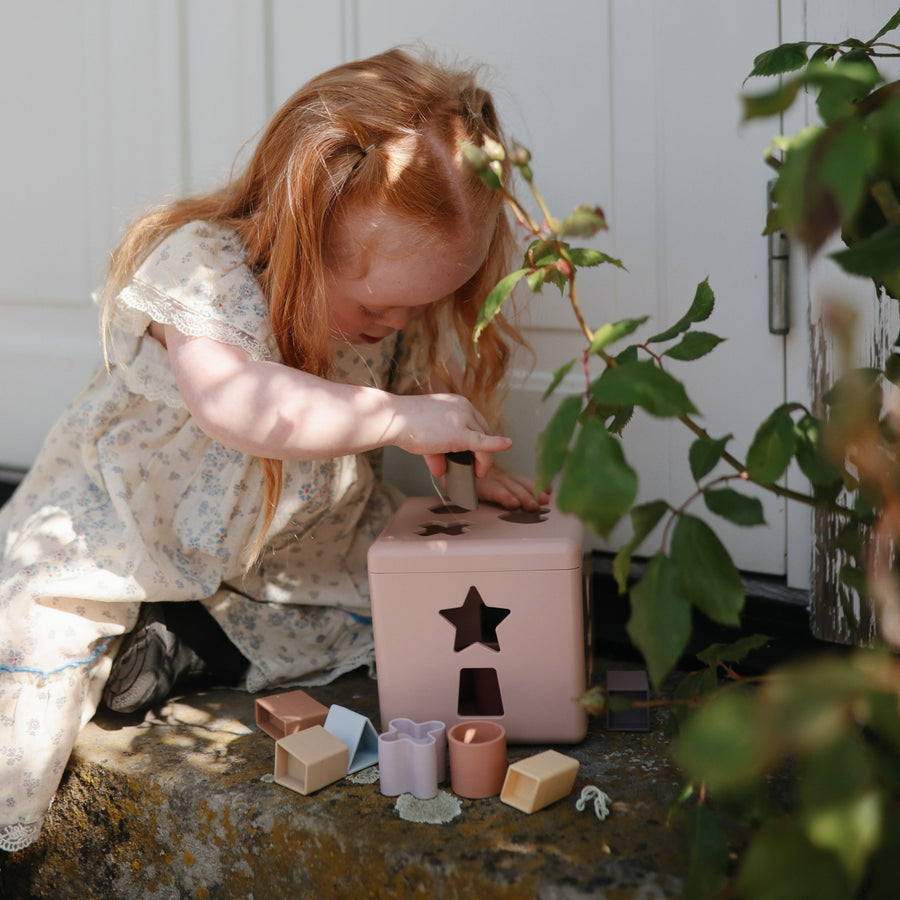 Mushie Shape Sorting Box