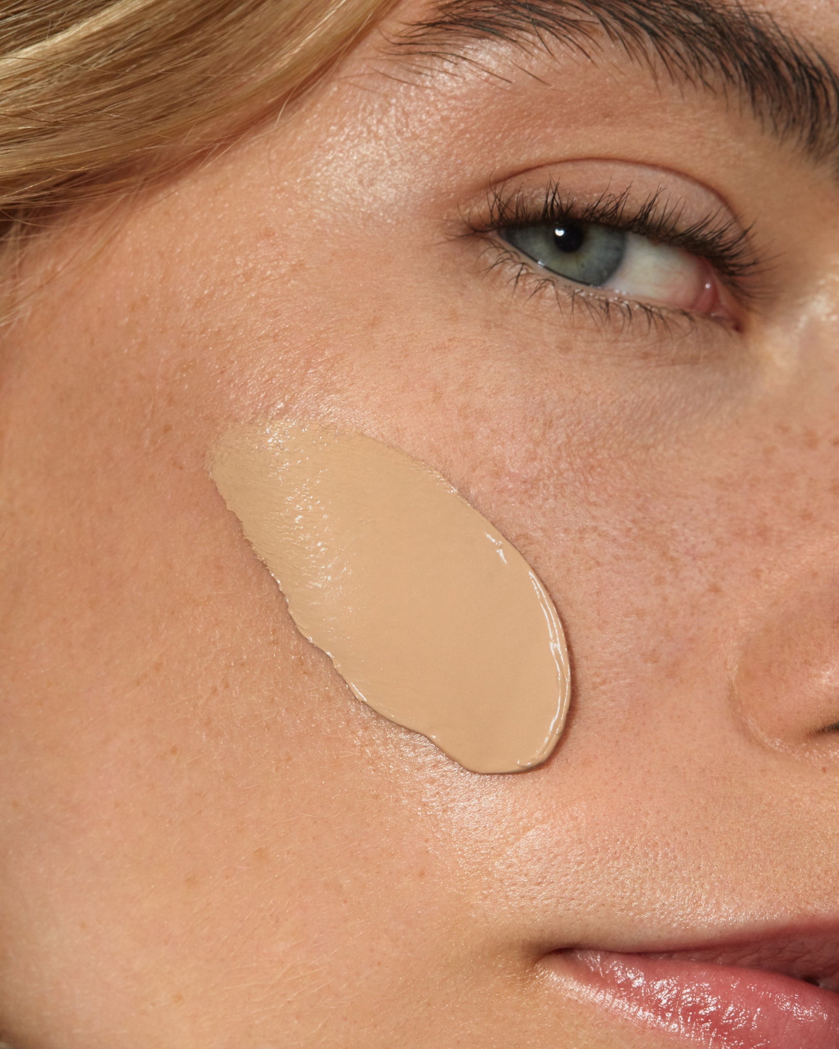 Semi-Matte Peptide Foundation