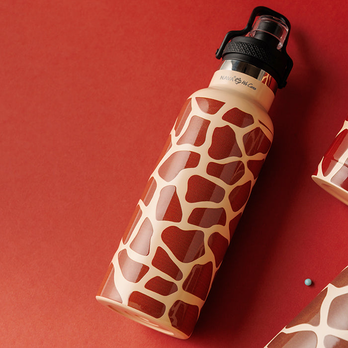 Stainless steel vacuum travel bottle with pouring lid "We Care", Giraffe Print 500ml