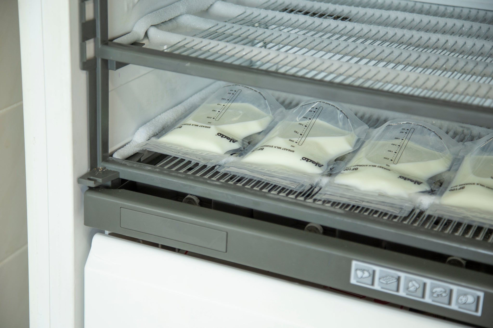 Alecto BF100 - Mother milk storage bags 220 ml, 100 pieces