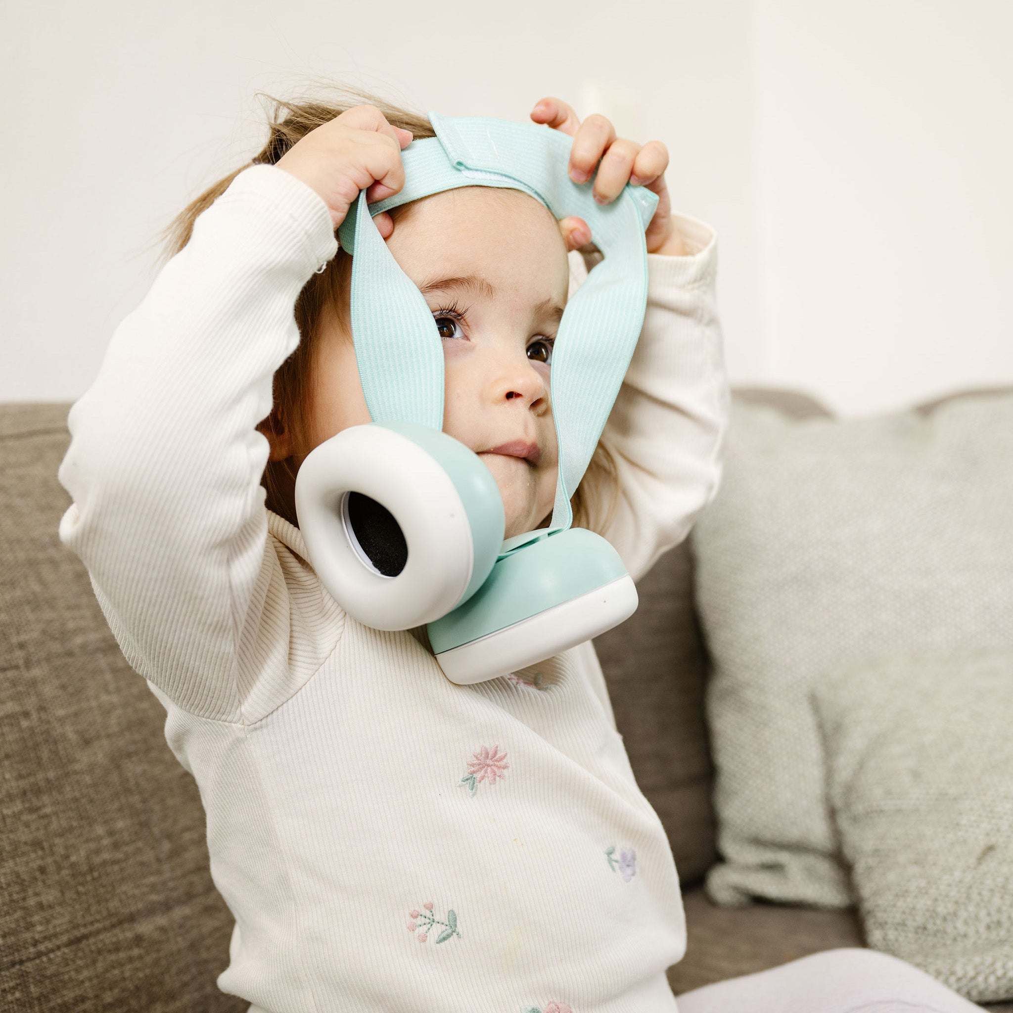 Alecto BV74 - Hearing protection for babies and toddlers - White/Mint green