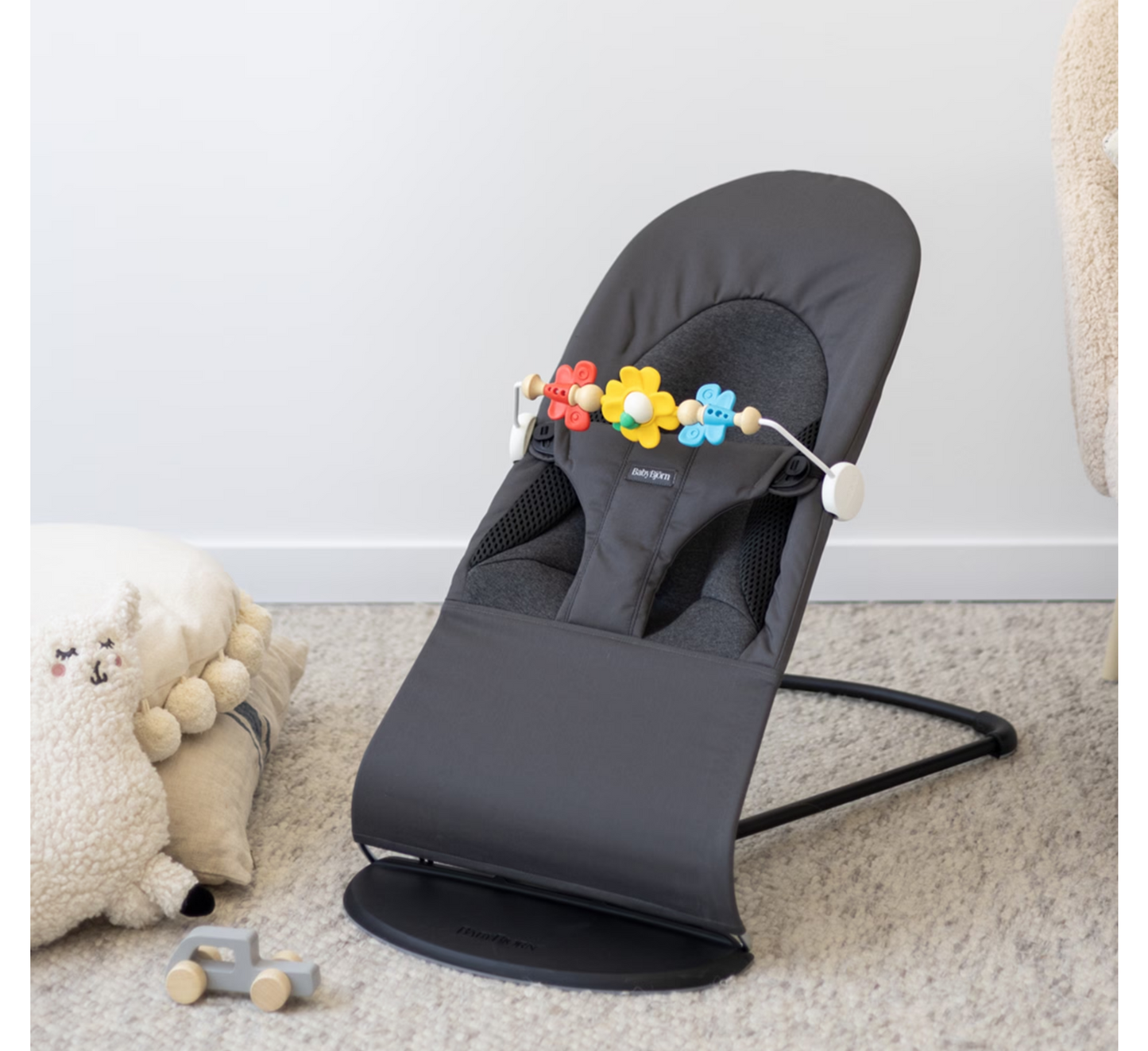 BabyBjörn Toy for Bouncer – Flying Friends (0 Months+)