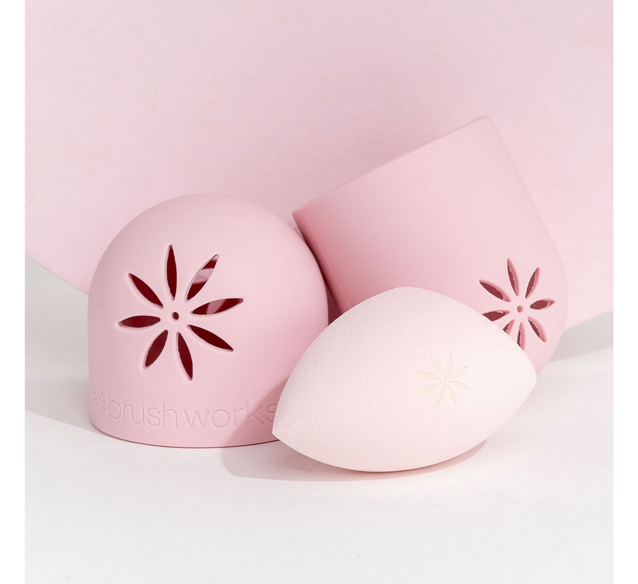 Brushworks Makeup Sponge Shield