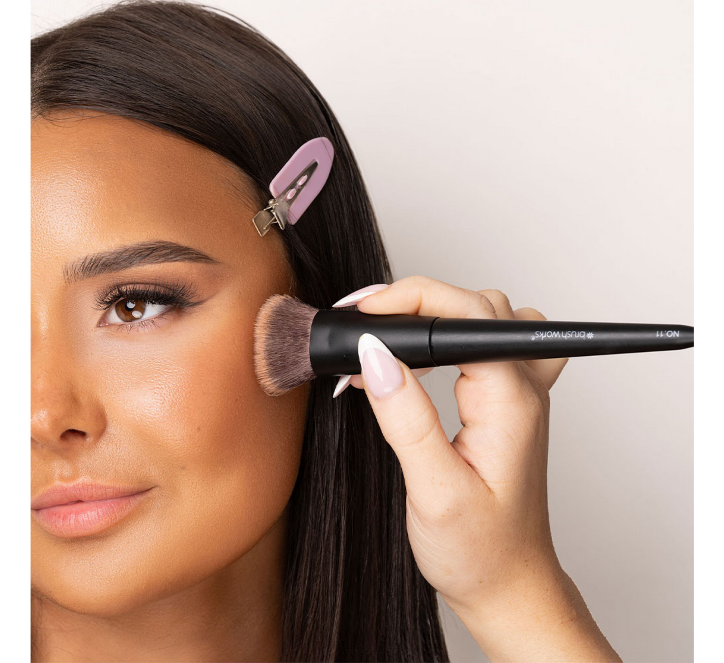 Brushworks No. 11 Flat Top Contour Brush