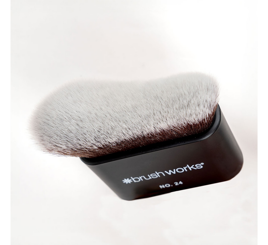 Brushworks Nr. 24 Furçë Përzierëse për Fytyrën dhe Trupin