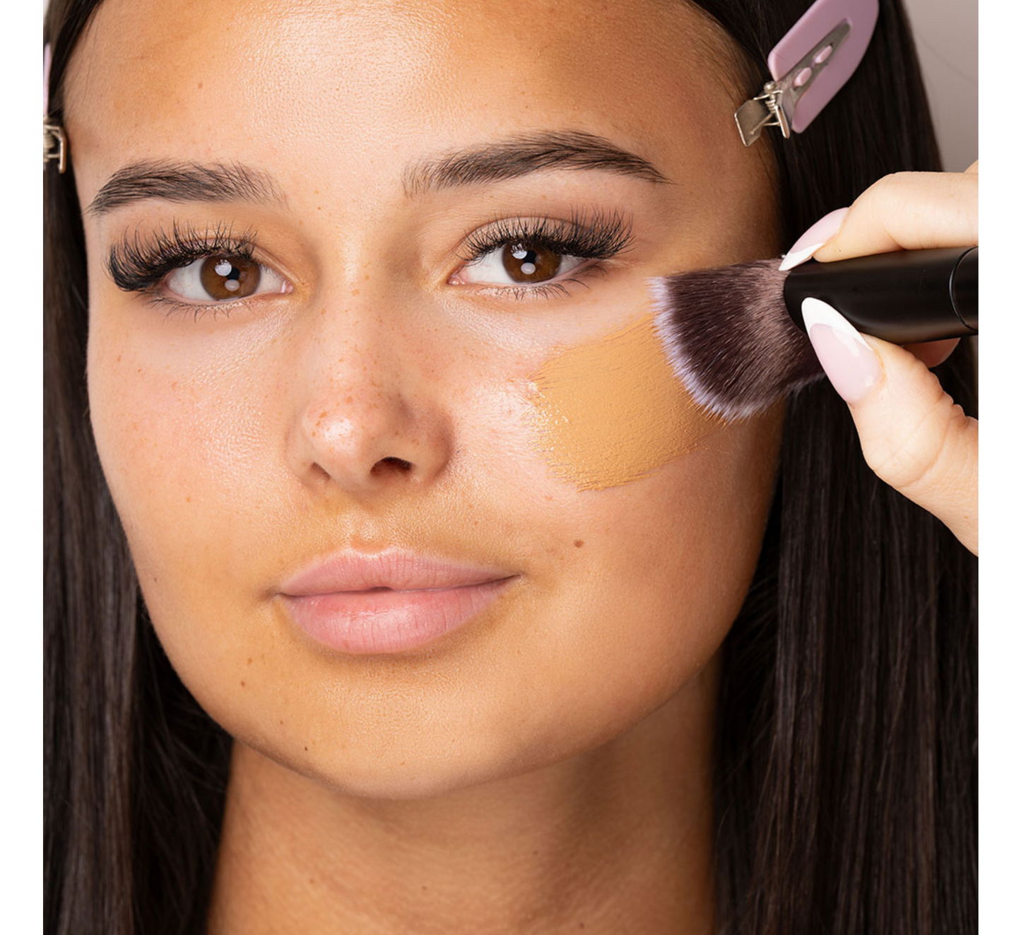 Brushworks No. 9 Angled Flat Top Foundation Buffing Brush