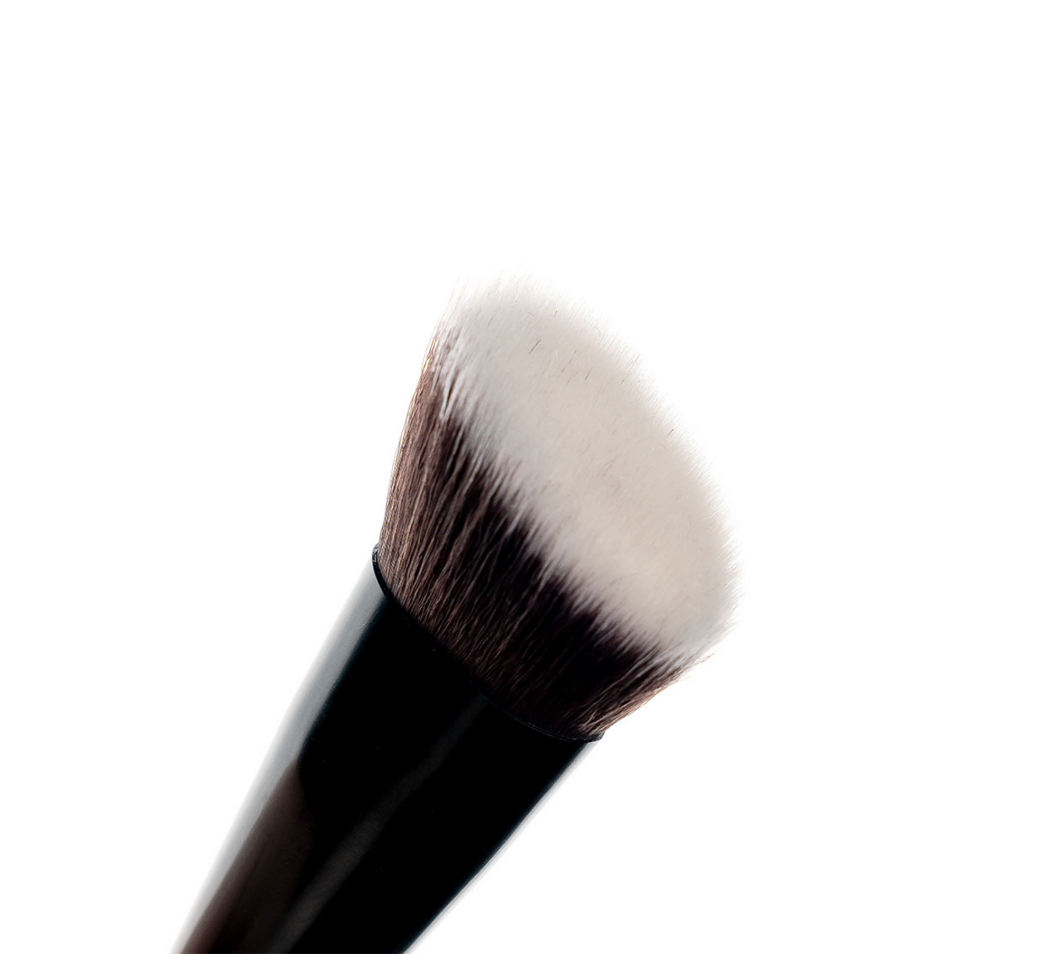 Brushworks No. 9 Angled Flat Top Foundation Buffing Brush
