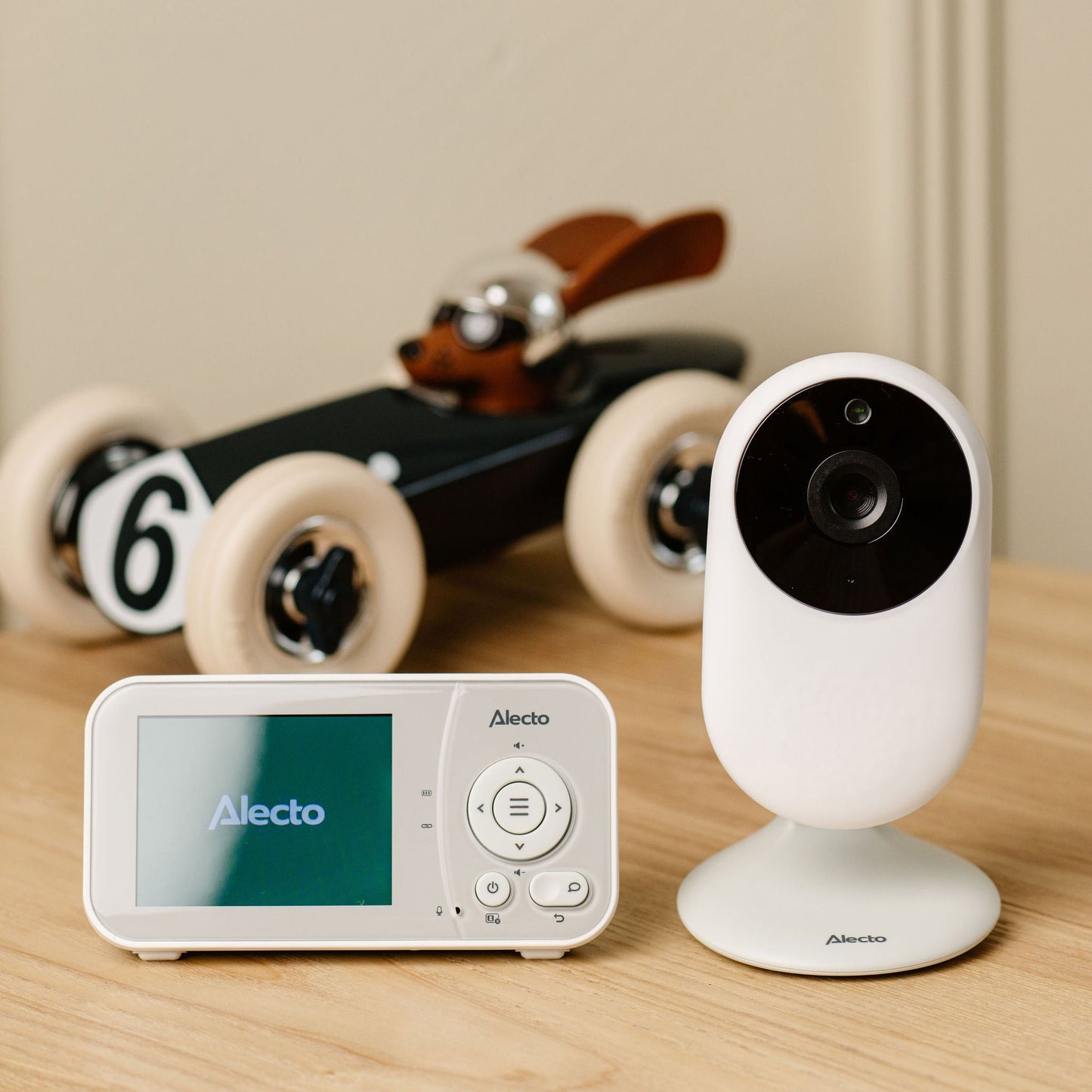 Alecto DVM2028 - Baby monitor with camera with 2.8" display - Night vision and temperature display - White/Grey