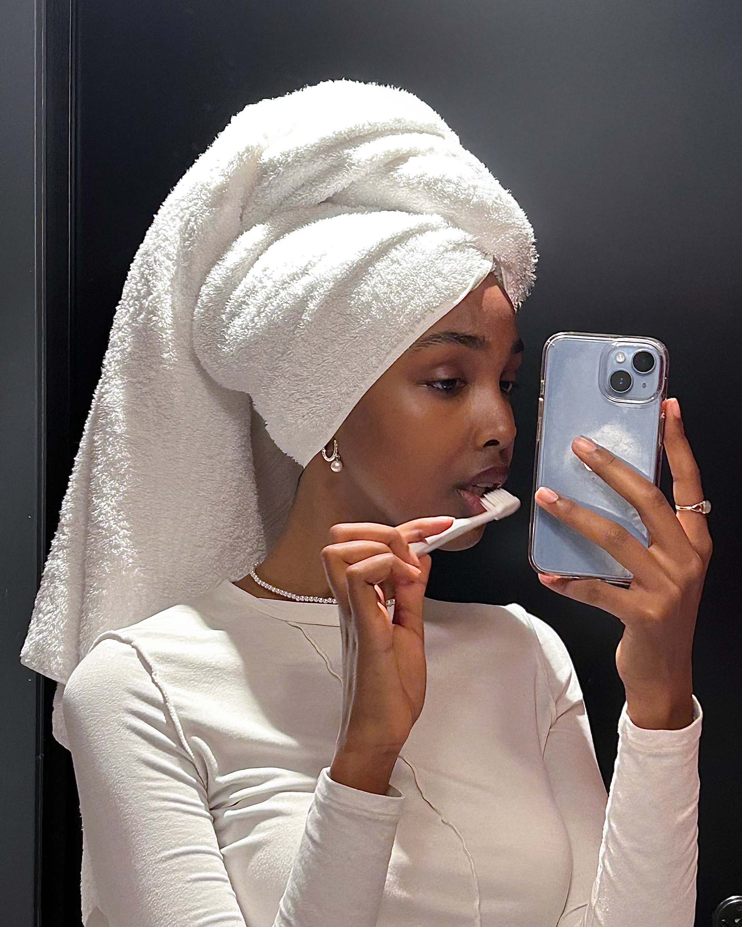 Humble Brush 7K – White