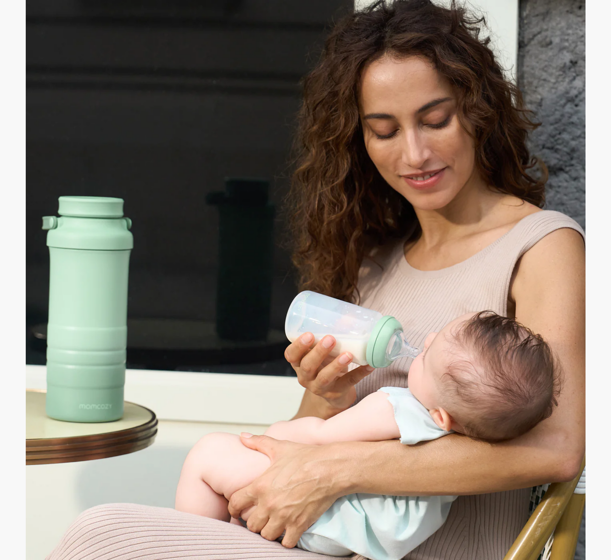 Ftohës portativ për qumësht gjiri Momcozy për ambiente të jashtme