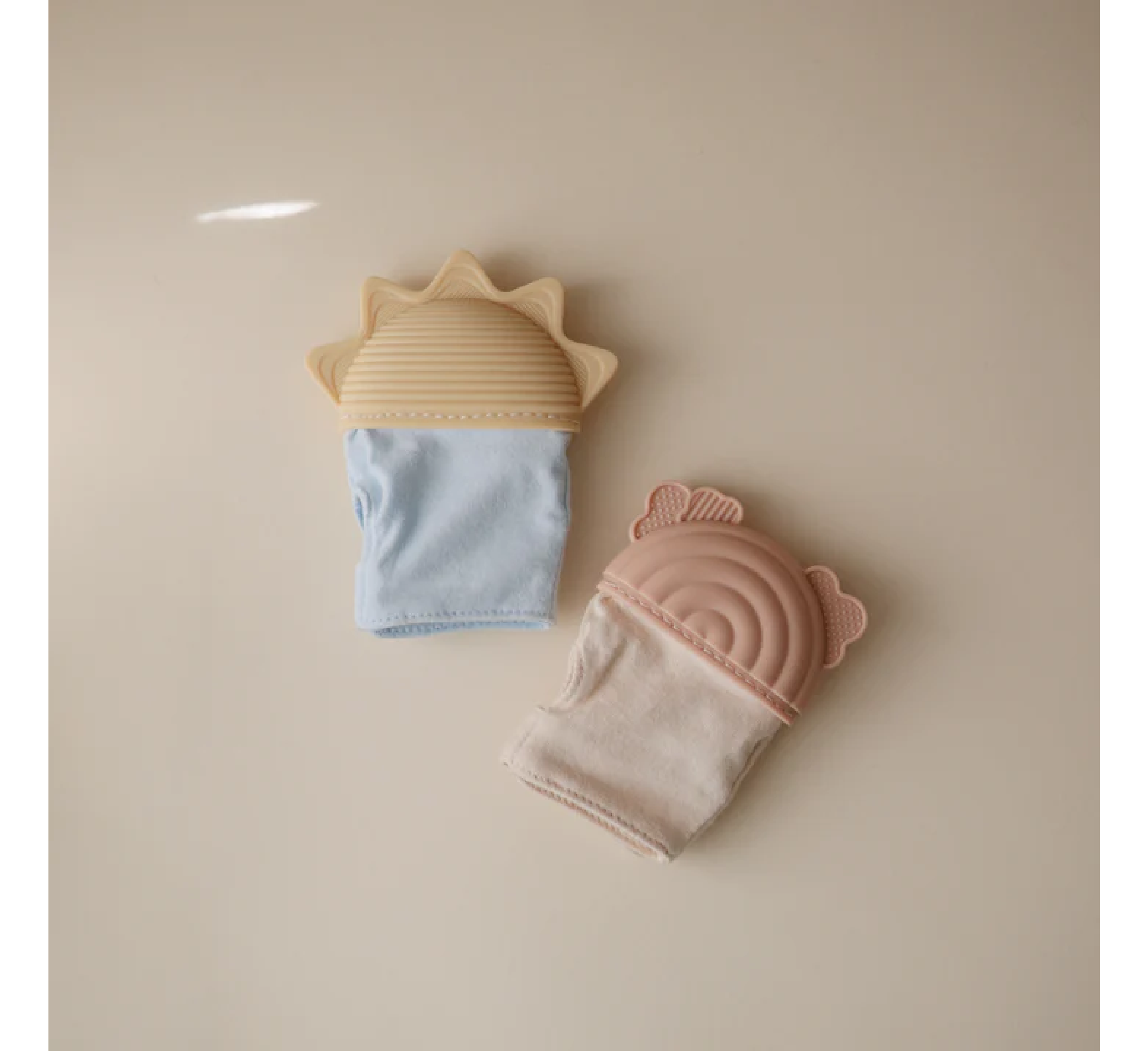 Mushie Baby Teething Mitten 3 Months+