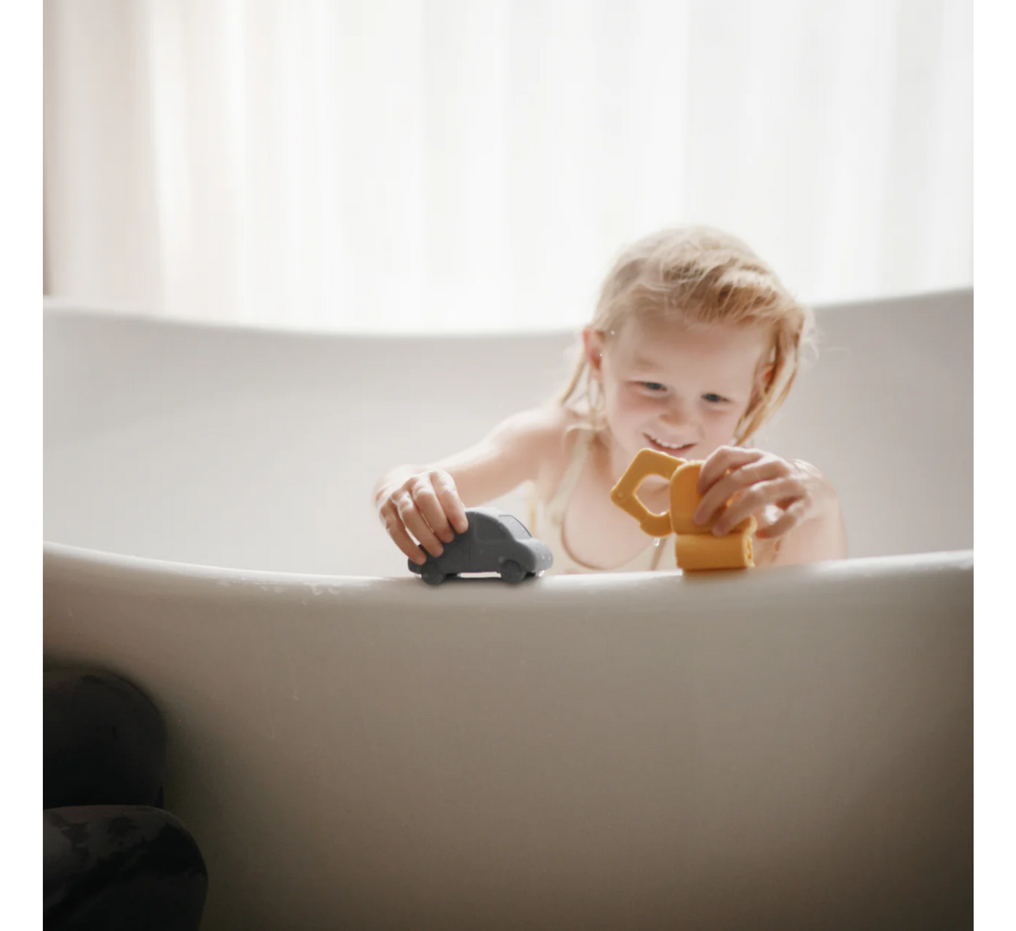 Set lojërash për banjo Mushie Baby Vehicles pa myk - Pako me 4 copë (10 muaj+)