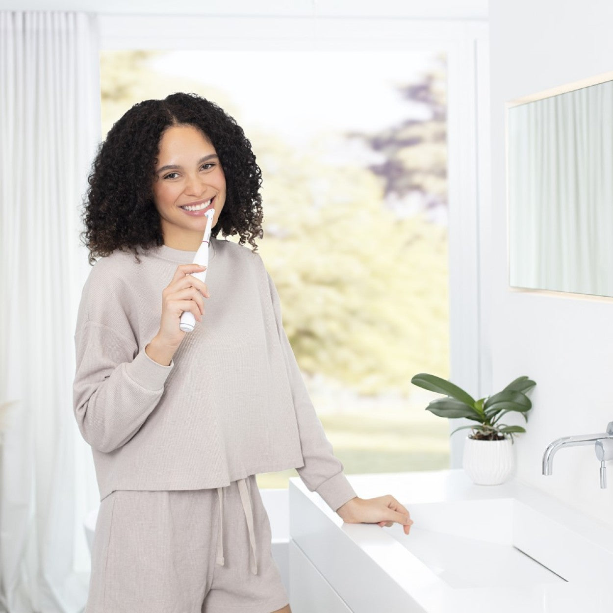 Beurer Electric Toothbrush TB 30 Oscillating & Pulsating Technology - 2 Programs