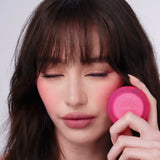 Close-Up Blurring Powder Blush